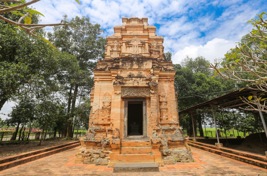  Tháp cổ Bình Thạnh – Di tích hơn nghìn năm tuổi ở Tây Ninh
